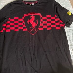 Men’s shirt in size large